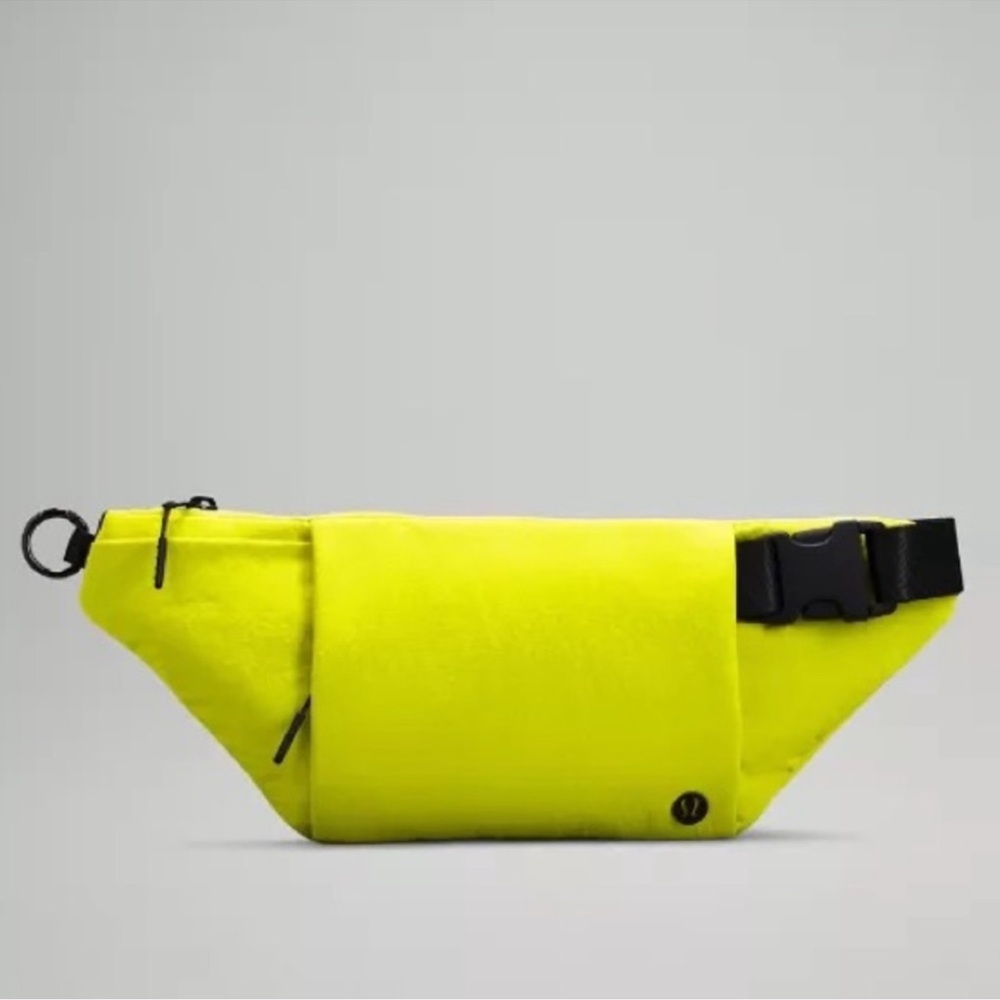 Lululemon Multi-Pocket Belt Bag NWOT One Size YLSR/BLK